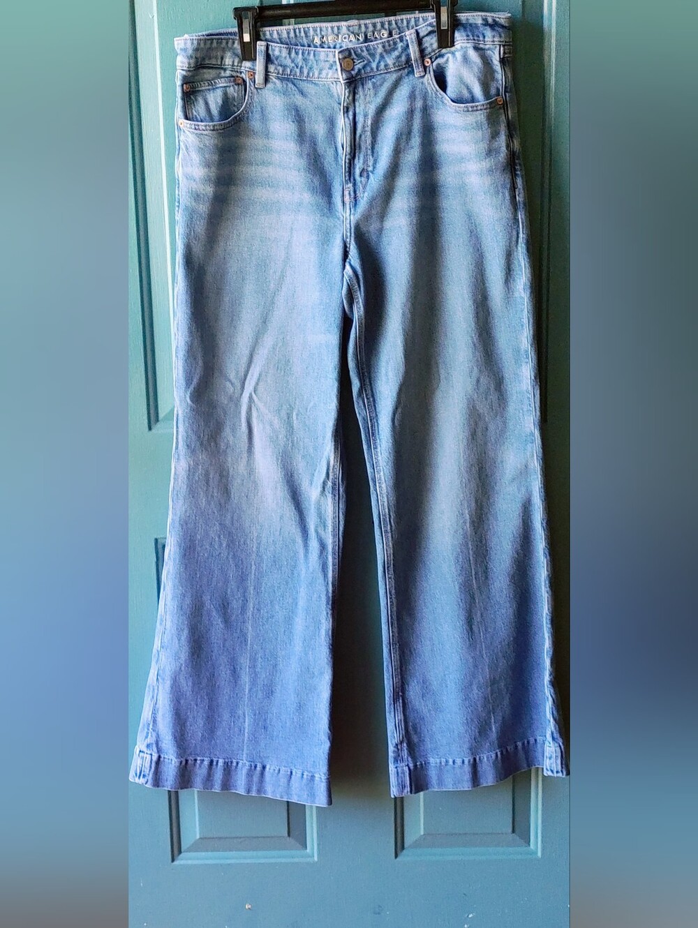 NWOT American Eagle High Rise Wide Flare With Trouser Hem